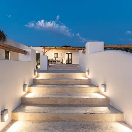 Golden With Private Pool וילה