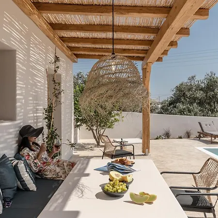 Golden With Private Pool וילה