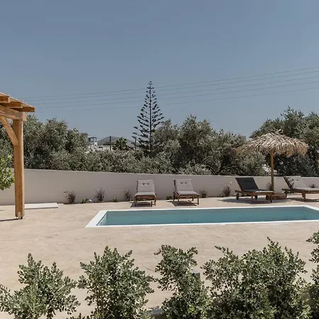 Golden With Private Pool וילה